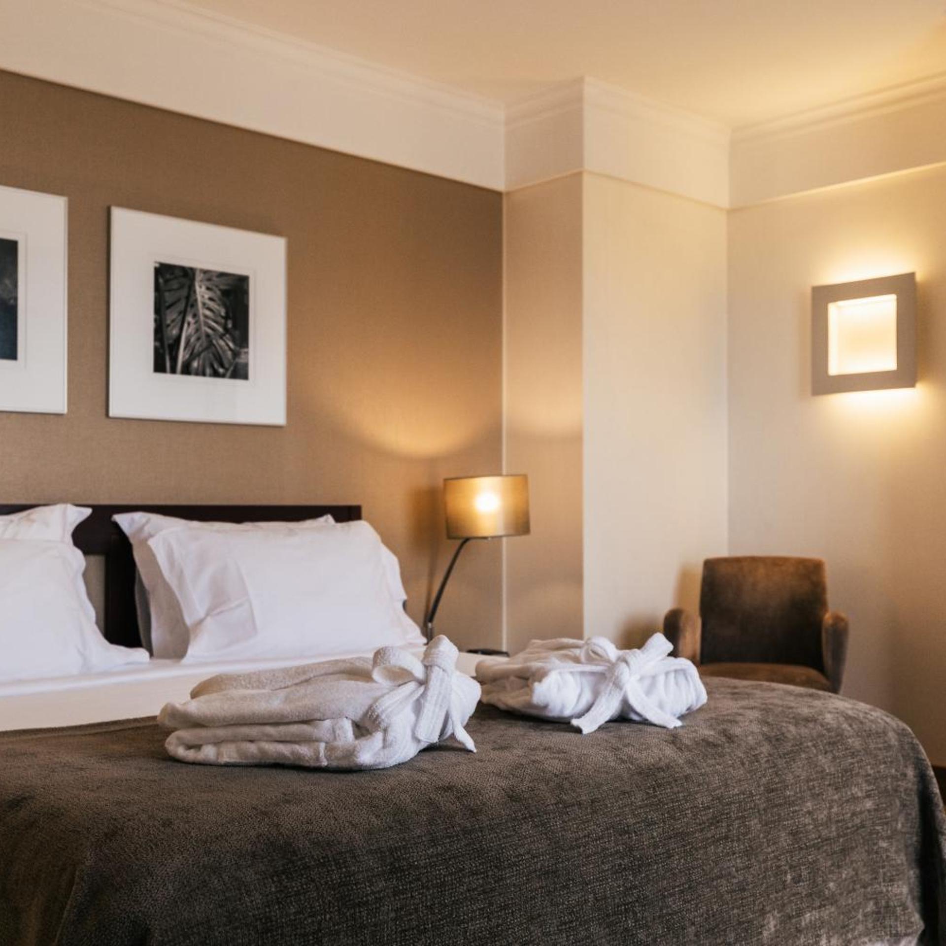 جناح جونيور، Marques de Pombal Hotel 2/6