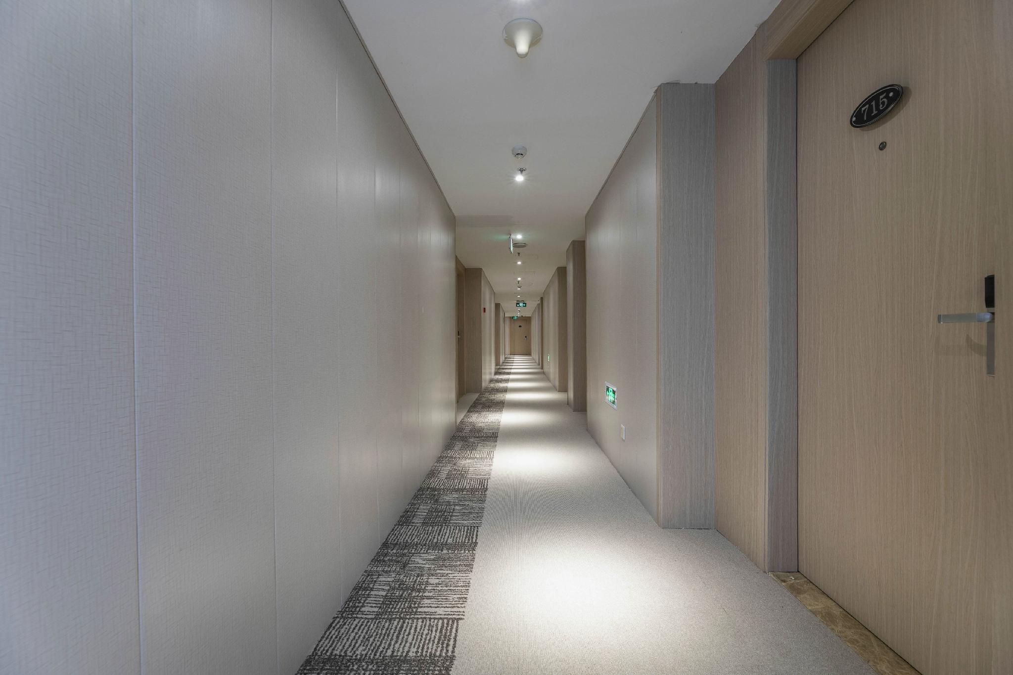 Home Inn Ningbo Tianyi Plaza Center 41/51