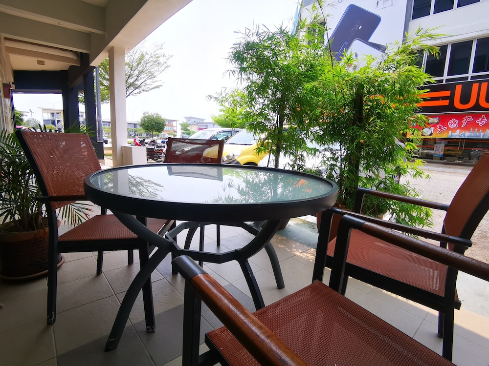 Clover Hotel 27/37