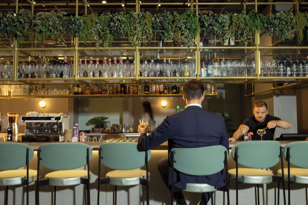 YOTEL London City, Select by Hilton 55/70