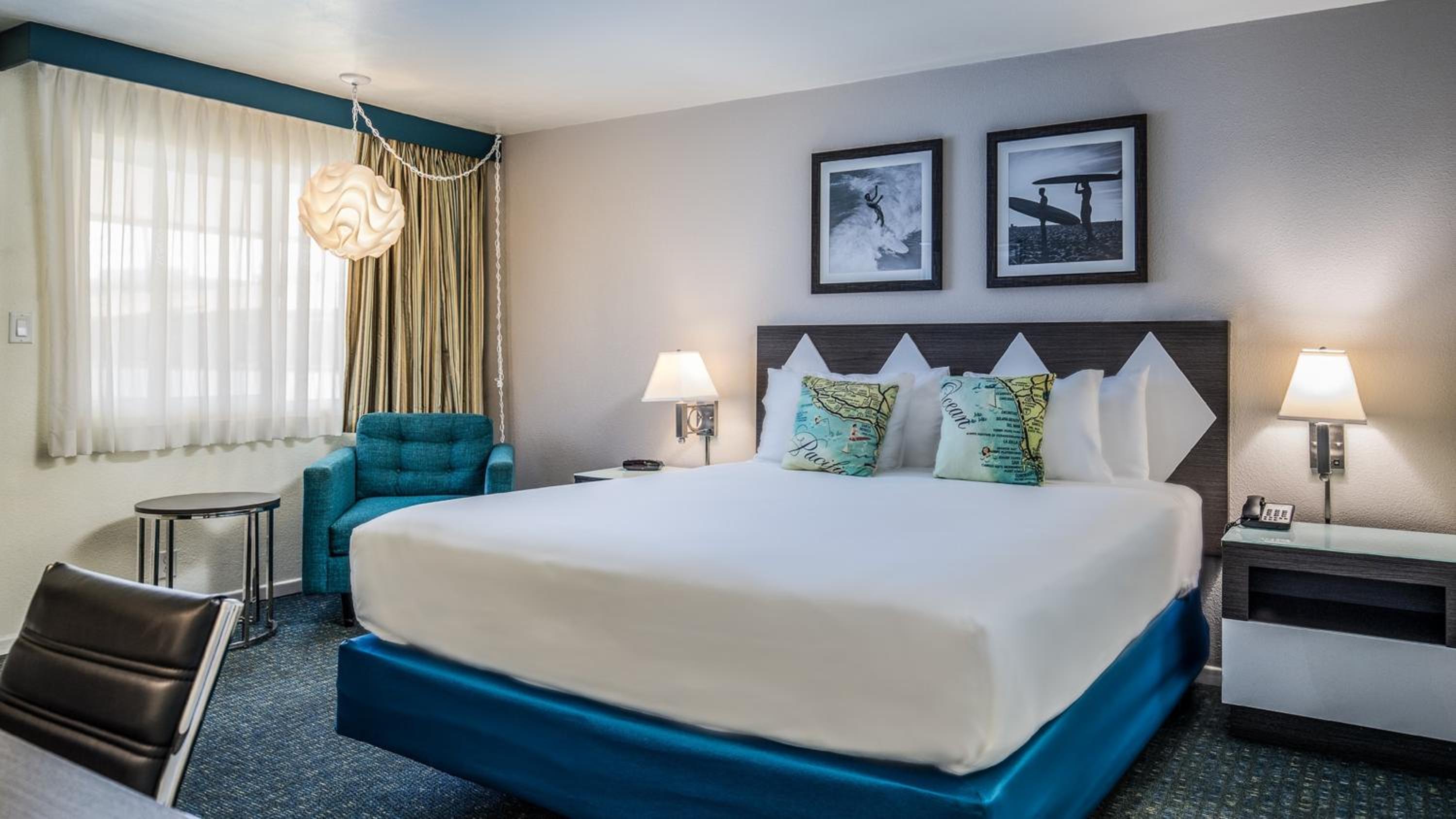 Pool, Deluxe, King Bed