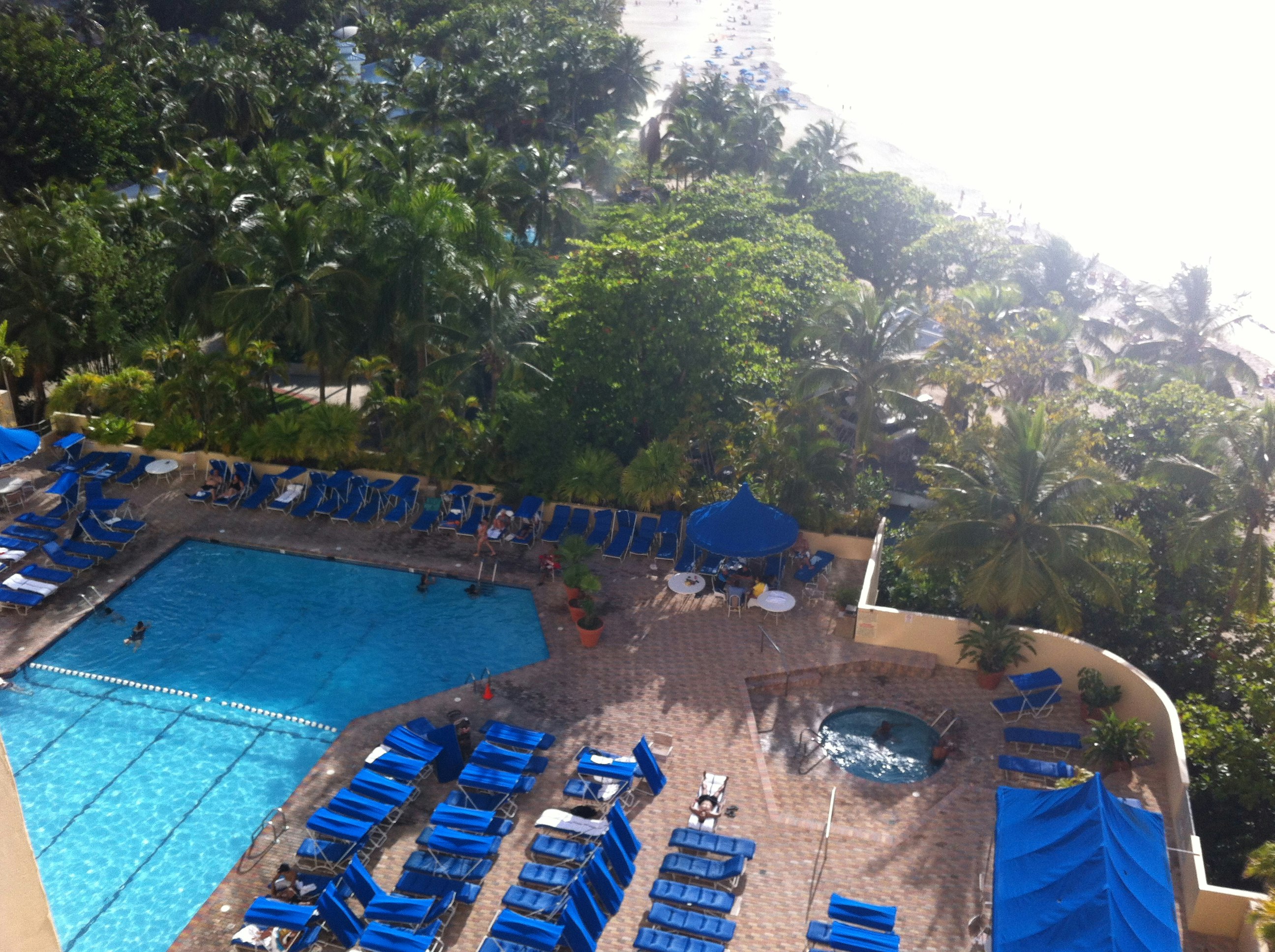 ESJ Beach Hotel 41/42