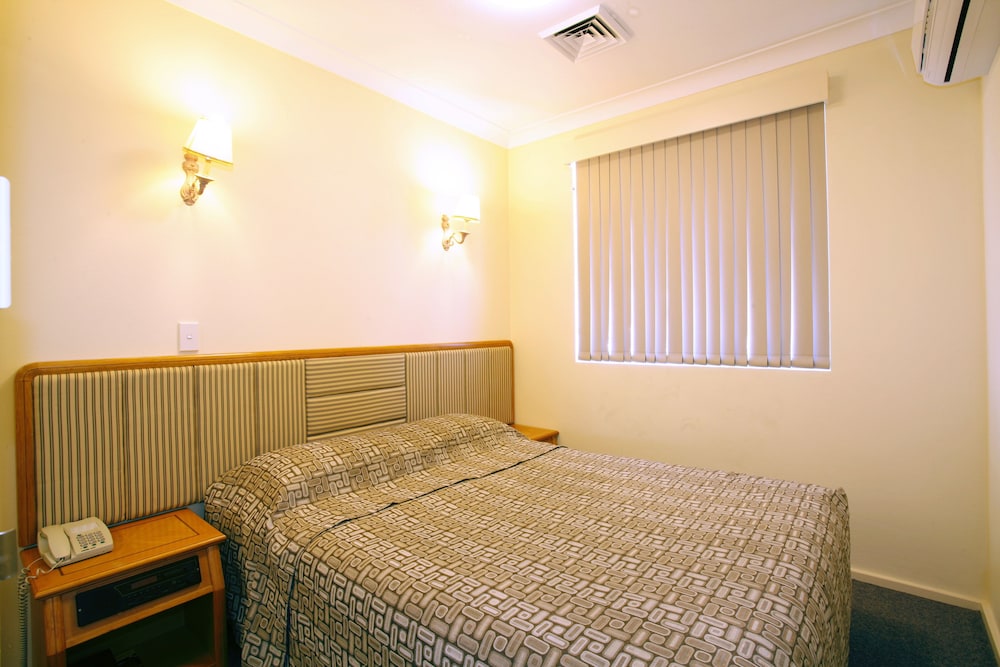 1 BEDROOM, APARTMENT