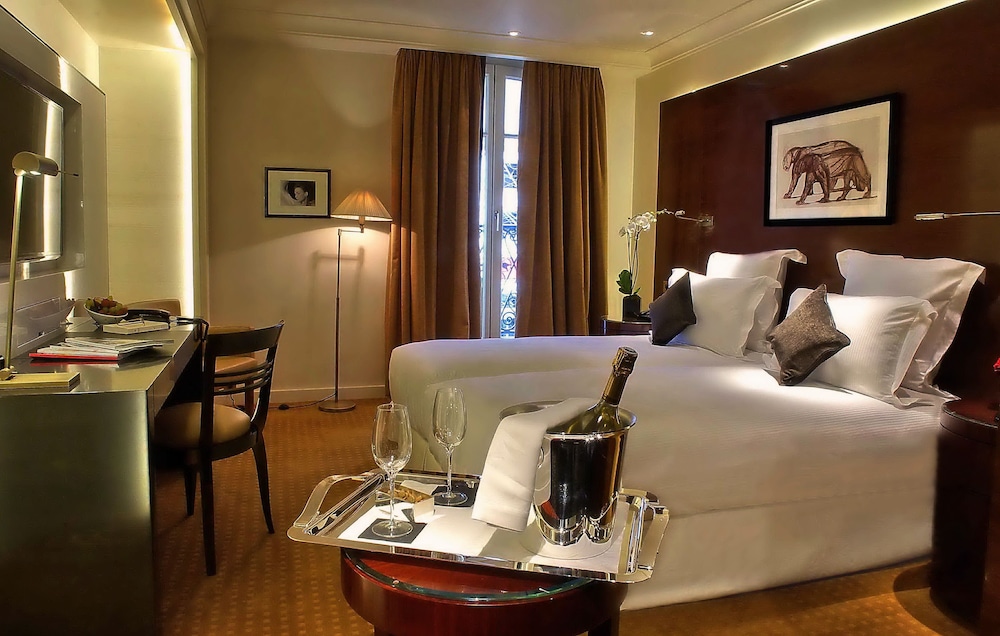 Hotel Montaigne 48/69
