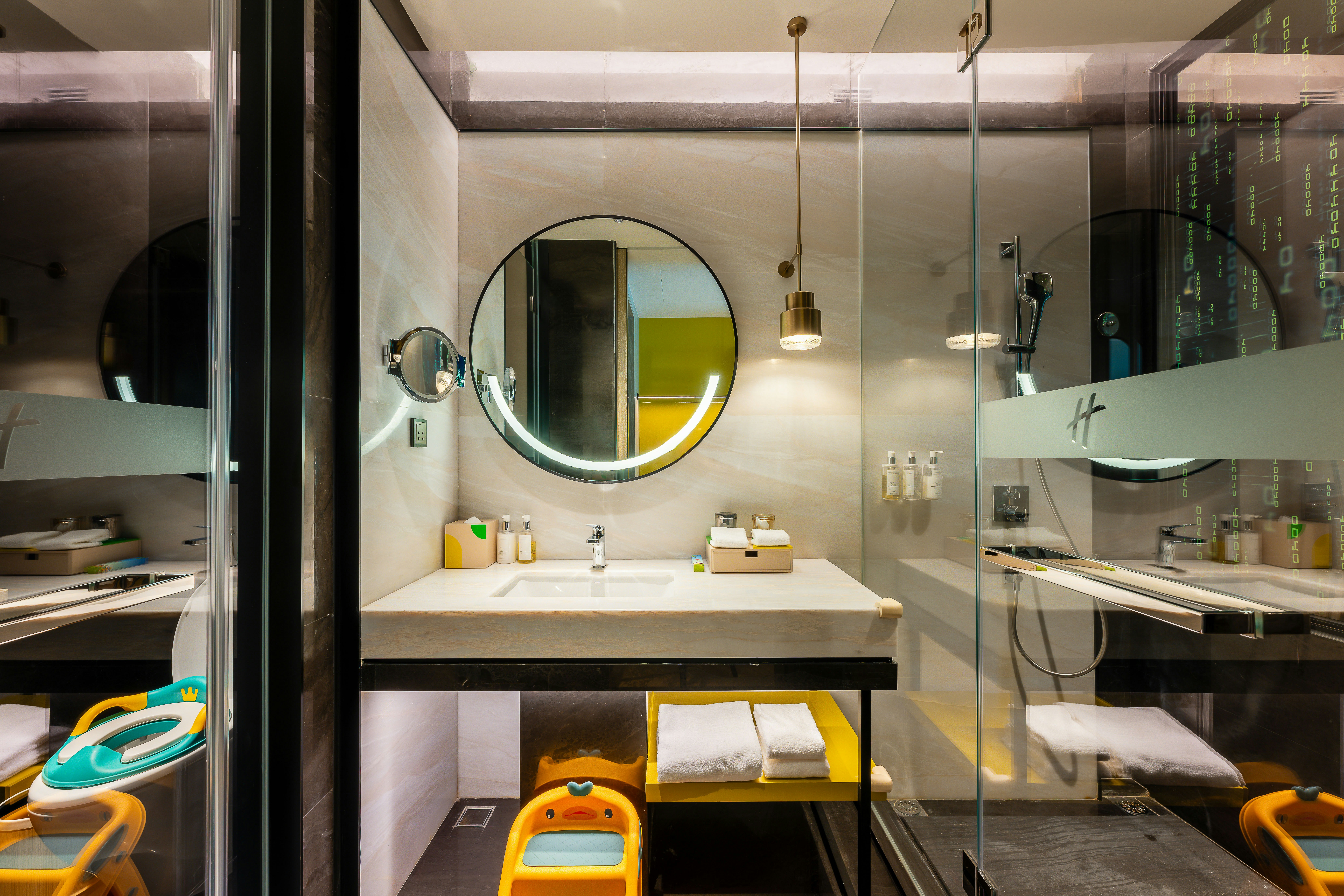 Holiday Inn Chongqing Data Valley 57/59