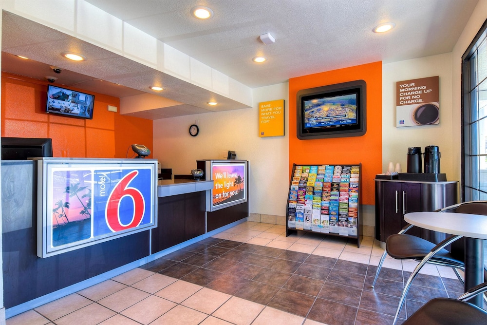 Lobby at Motel6 Pomona, CA - Los Angeles, POMONA - CA