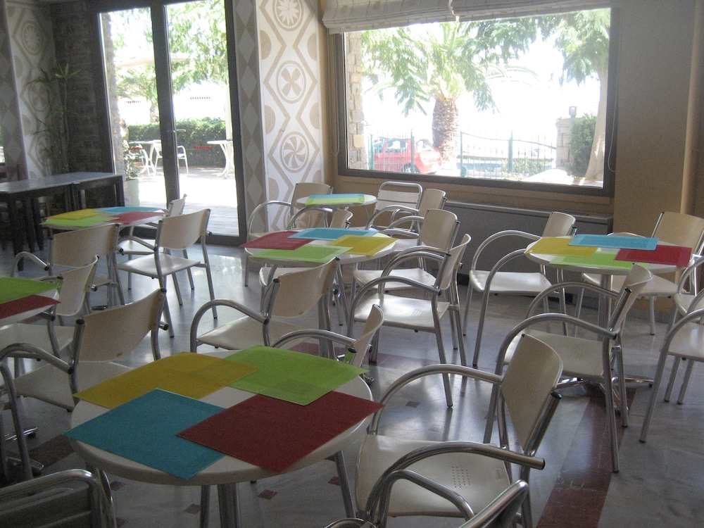 Kyveli Apartments 25/50