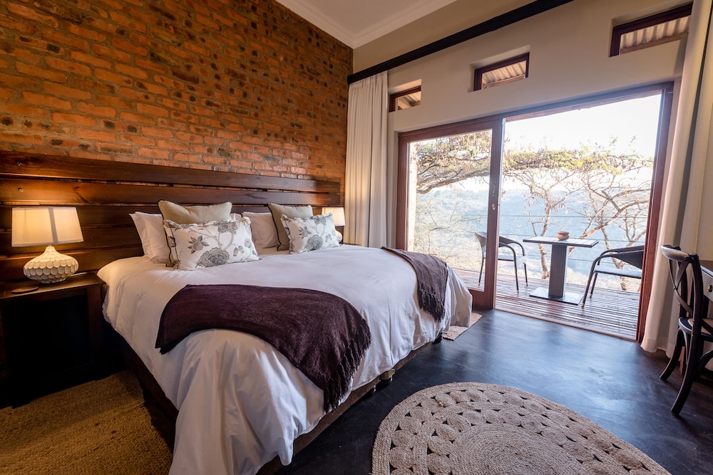 The Hilton Bush Lodge 12/45