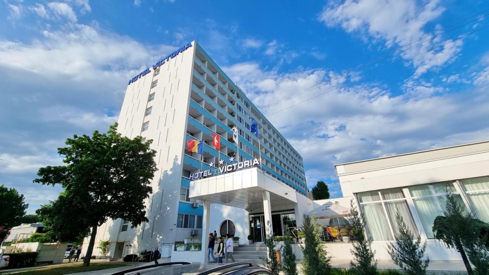 Victoria Hotel 3/48