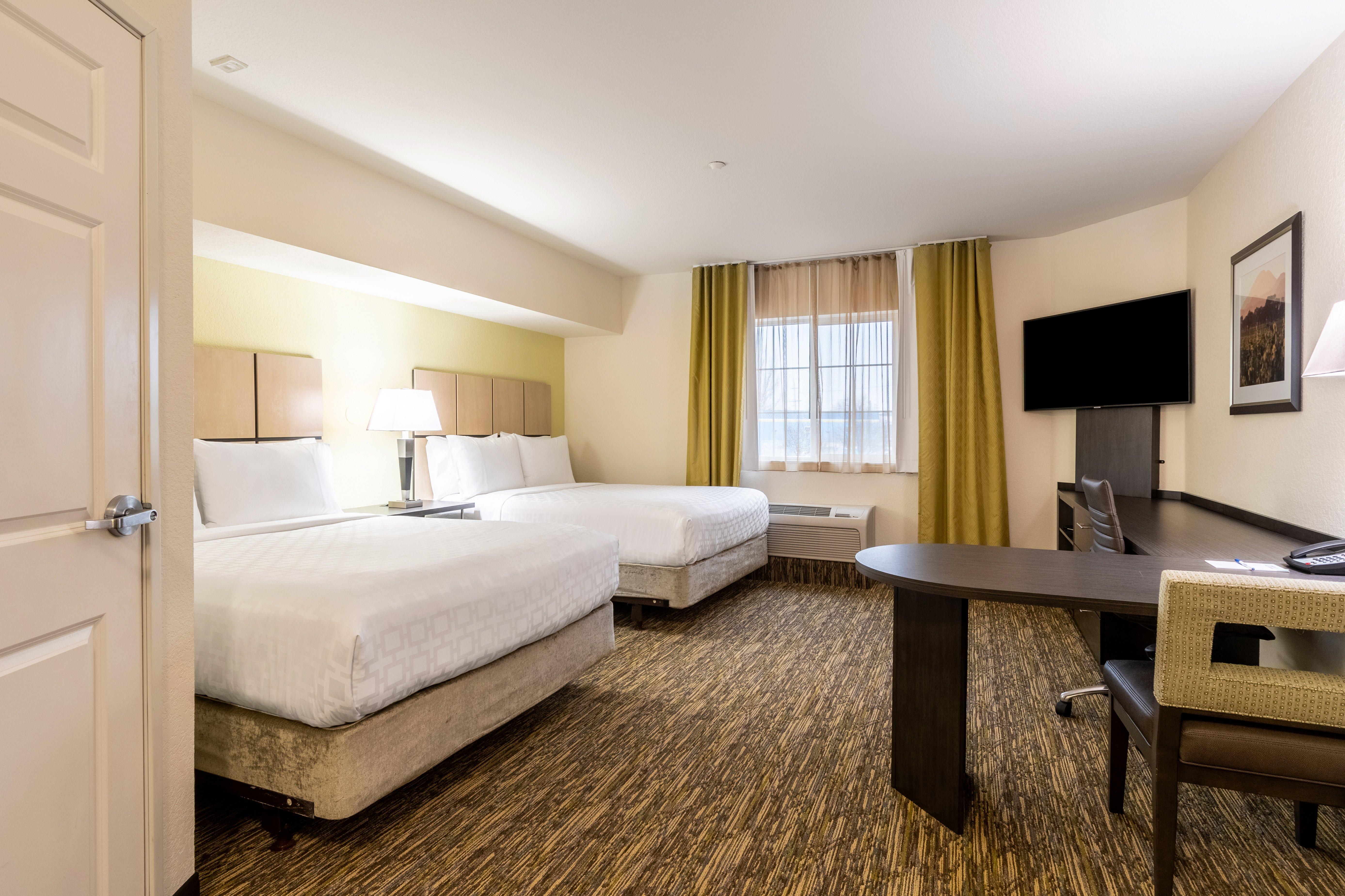 استوديو بسريرين كوين، Candlewood Suites 2/3