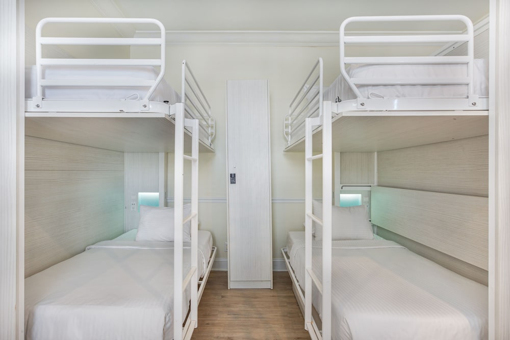 Nyah Key West Adult Only 25/65