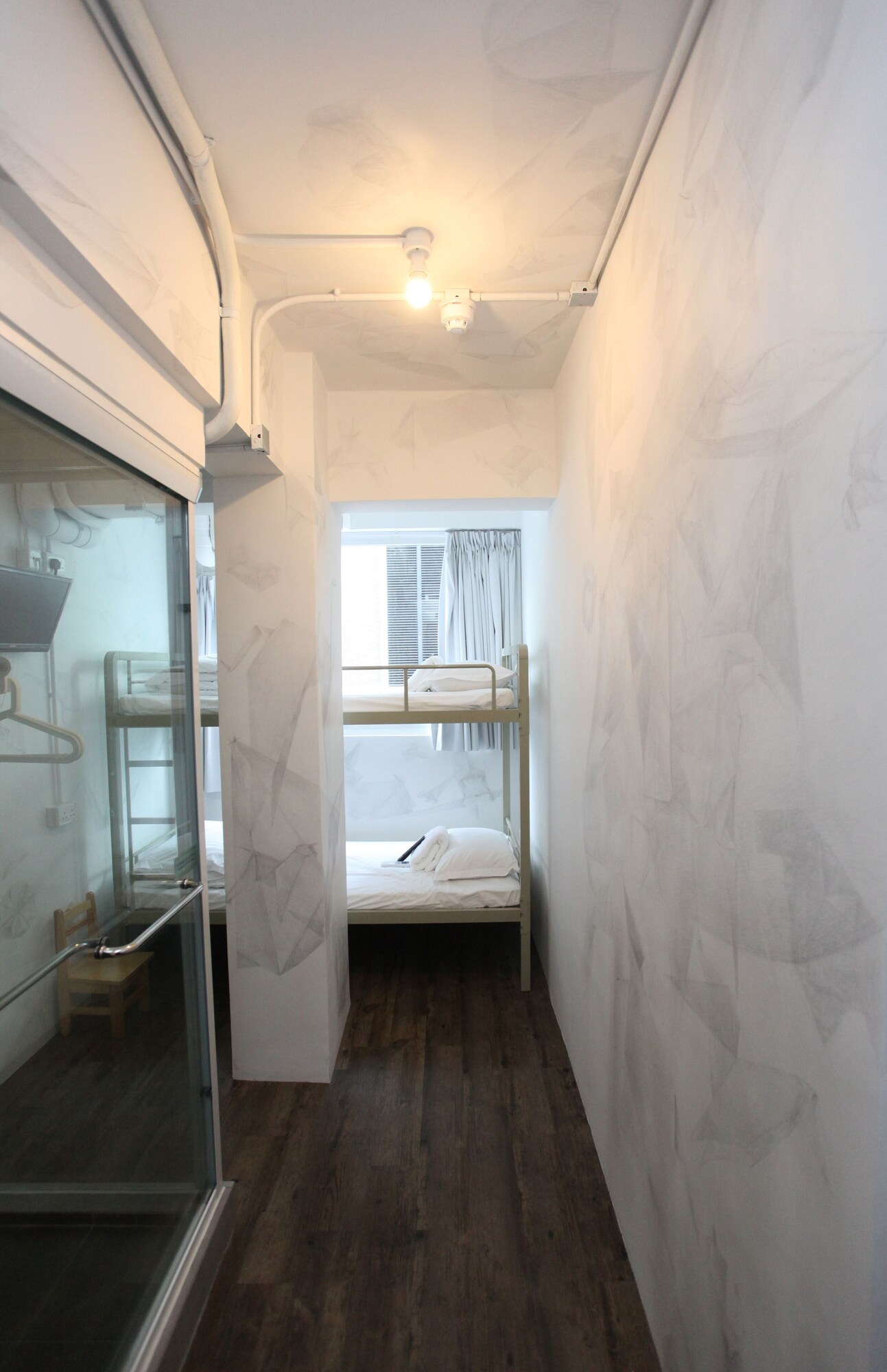 ROOM, TWIN BEDS