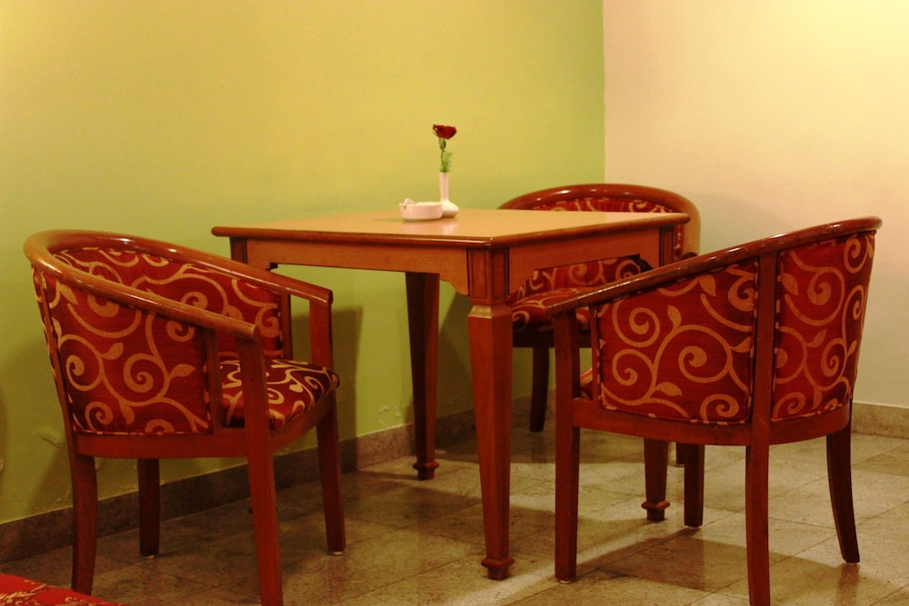 Hotel Samrat 35/40