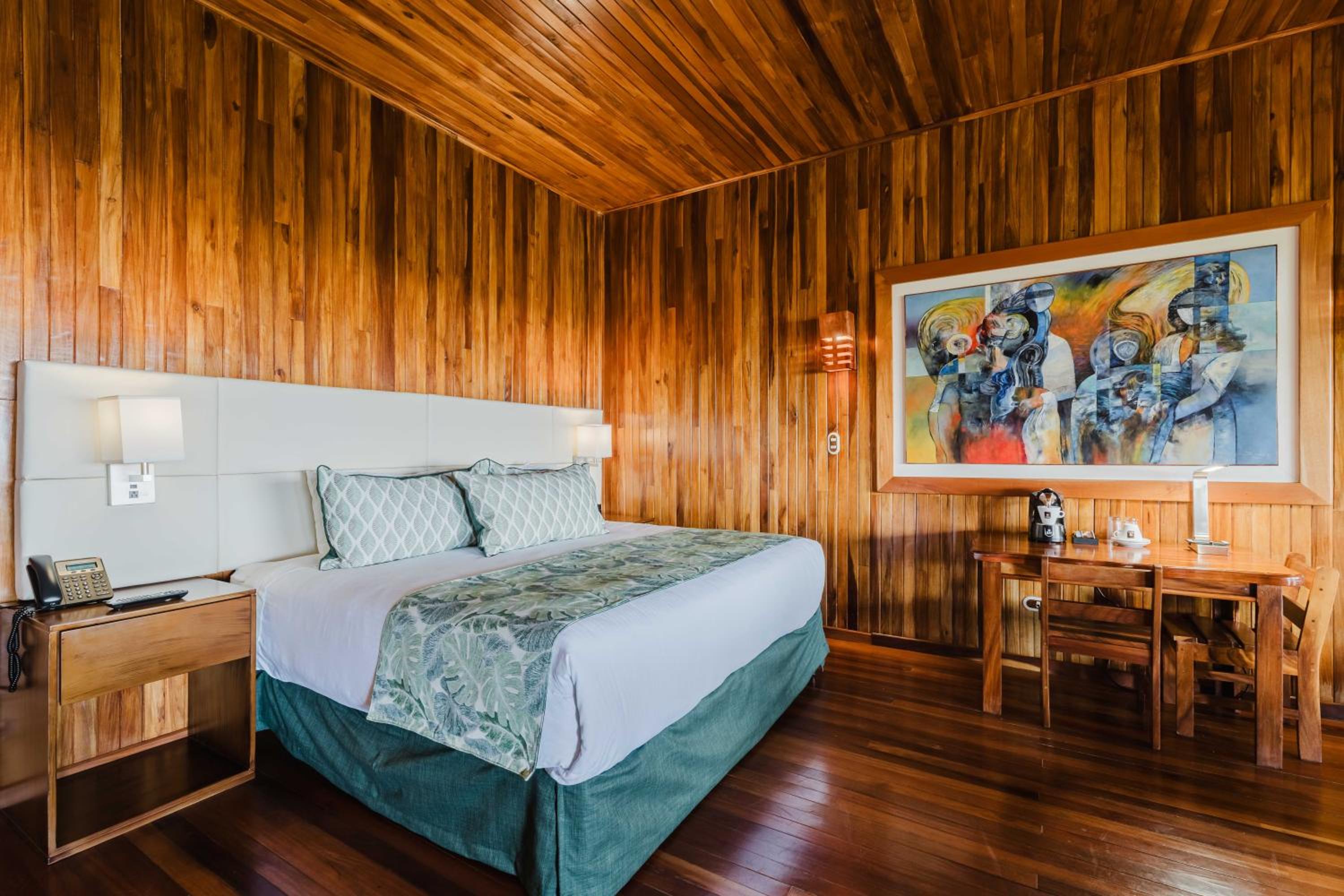 Suite, King Bed