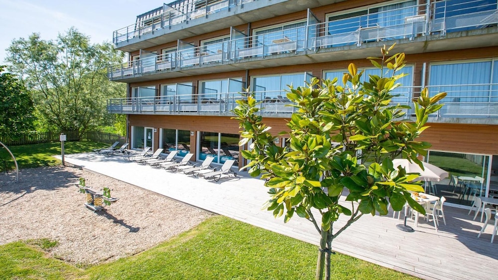 Residence Vacanceole Le Domaine du Mont in ROZ-SUR-COUESNON