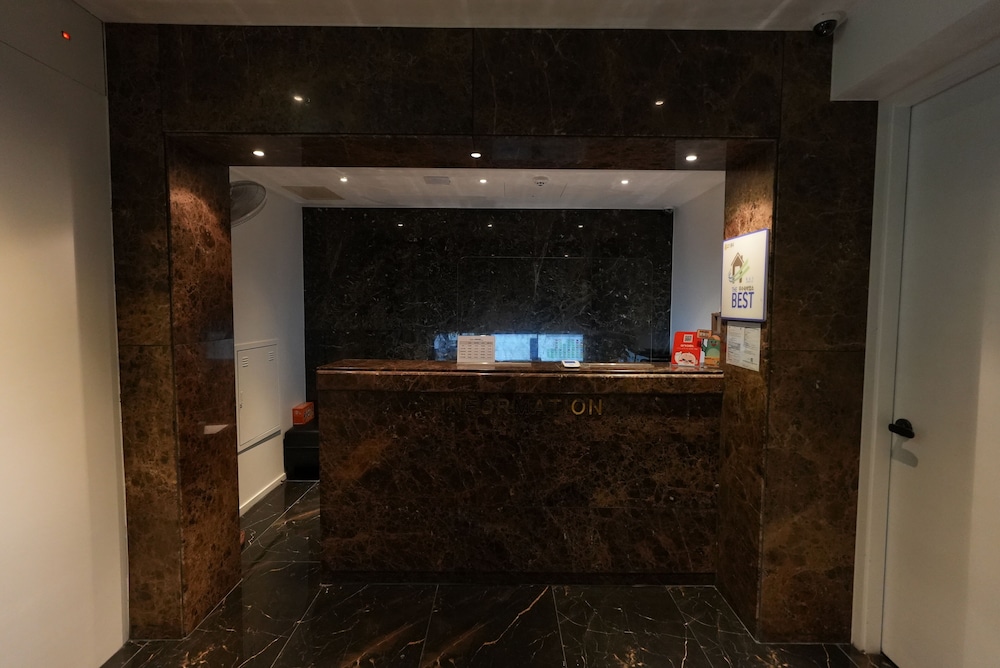 Hotel Amare 6/69