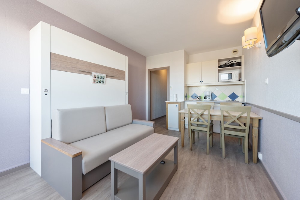 RESIDENCE LA ROSTAGNE 26/50