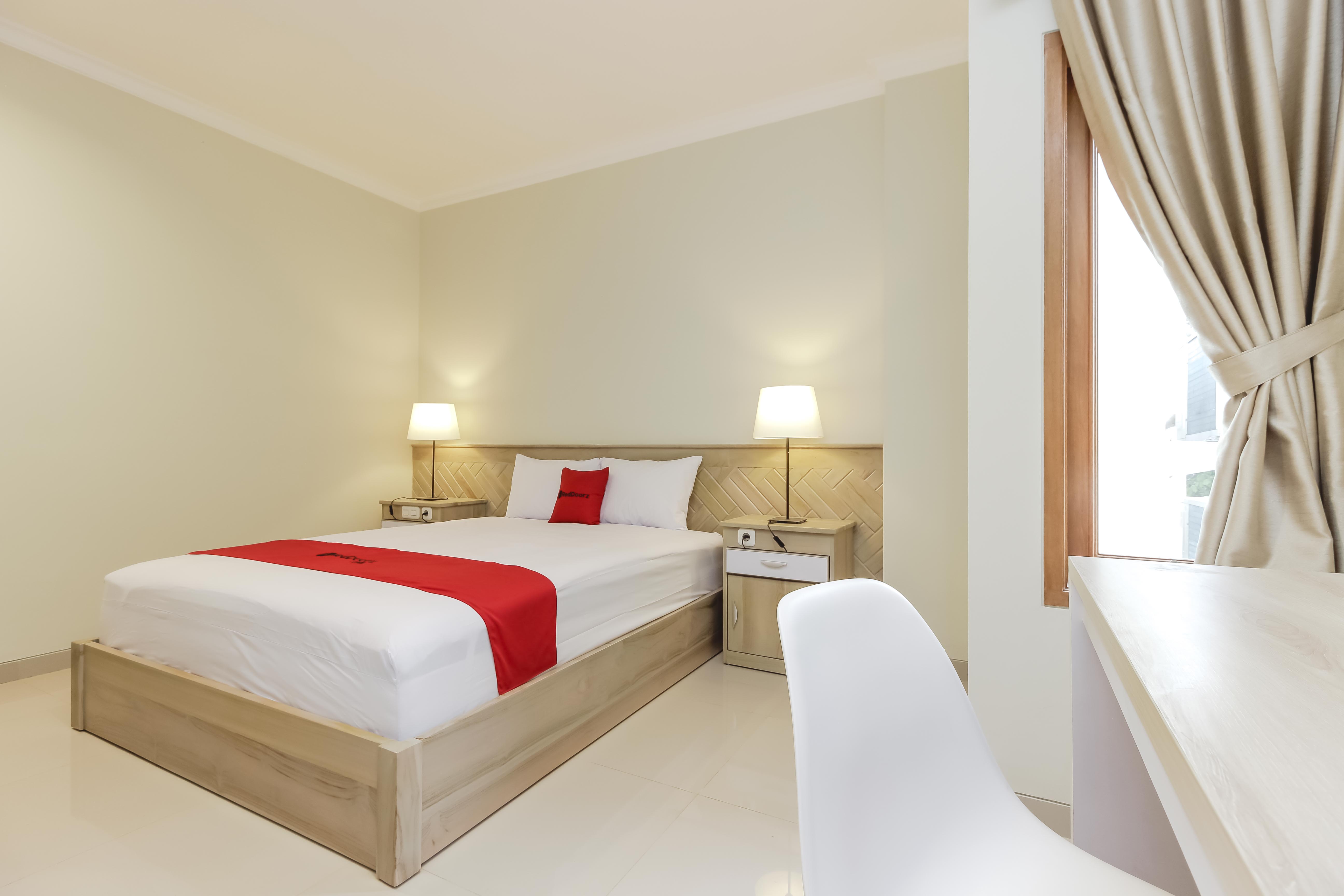 Reddoorz Premium Near Ragunan Zoo 2 11/27