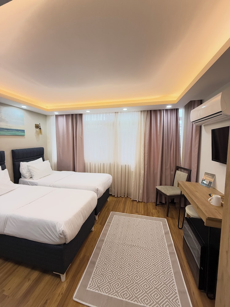 Classic, Queen Bed, Palmera Old City 8/10