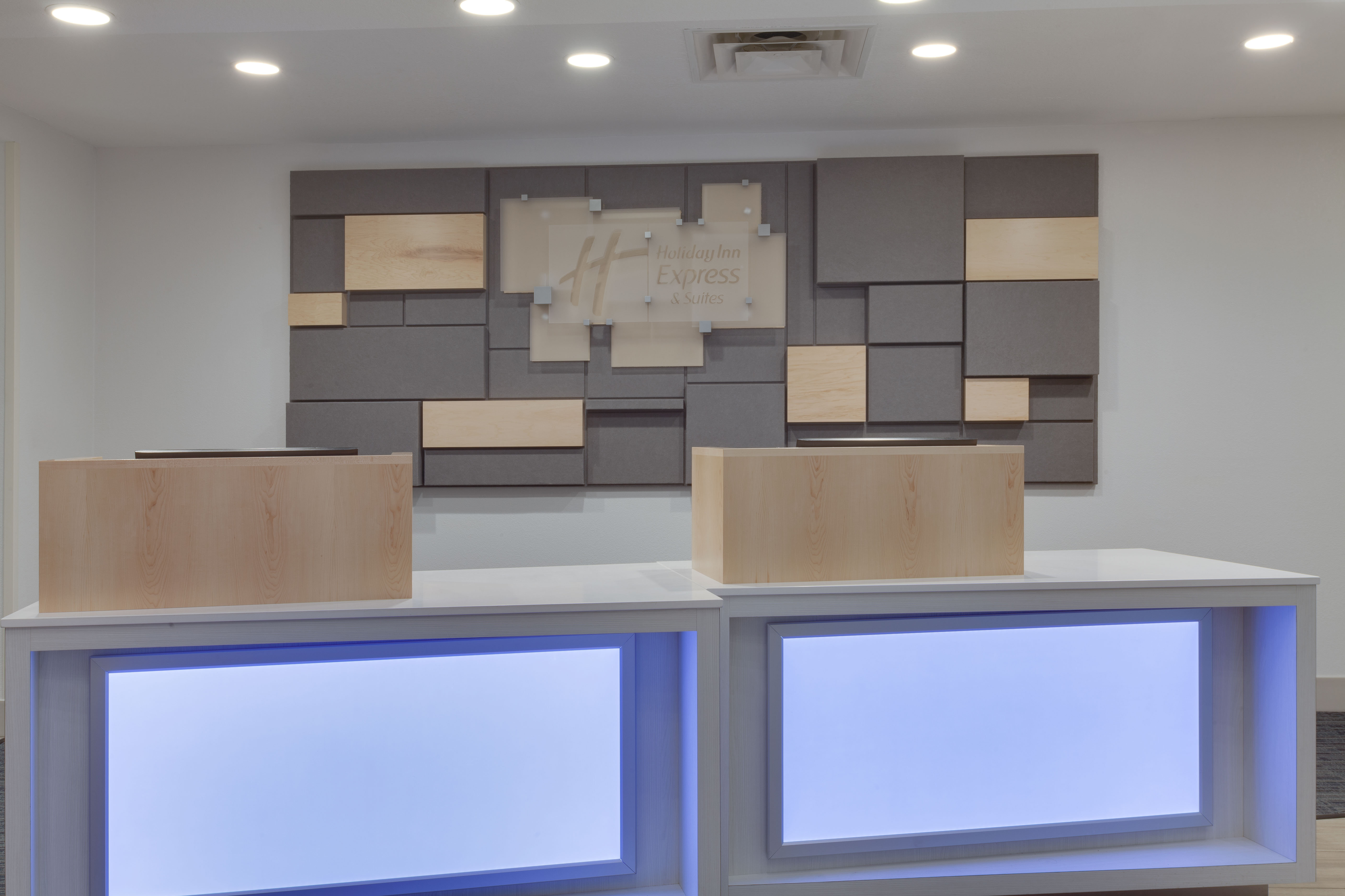 Holiday Inn Express And Suites Orlando International Airport 8/62