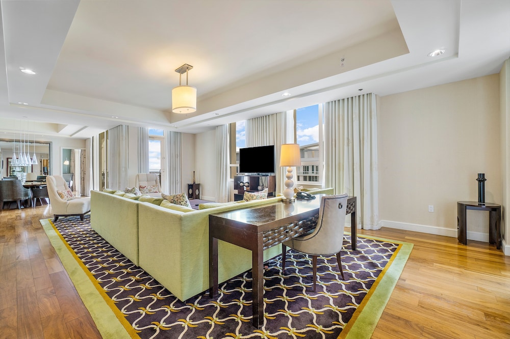 Palm Beach Singer Island Resort and Spa Luxury Suites 26/50