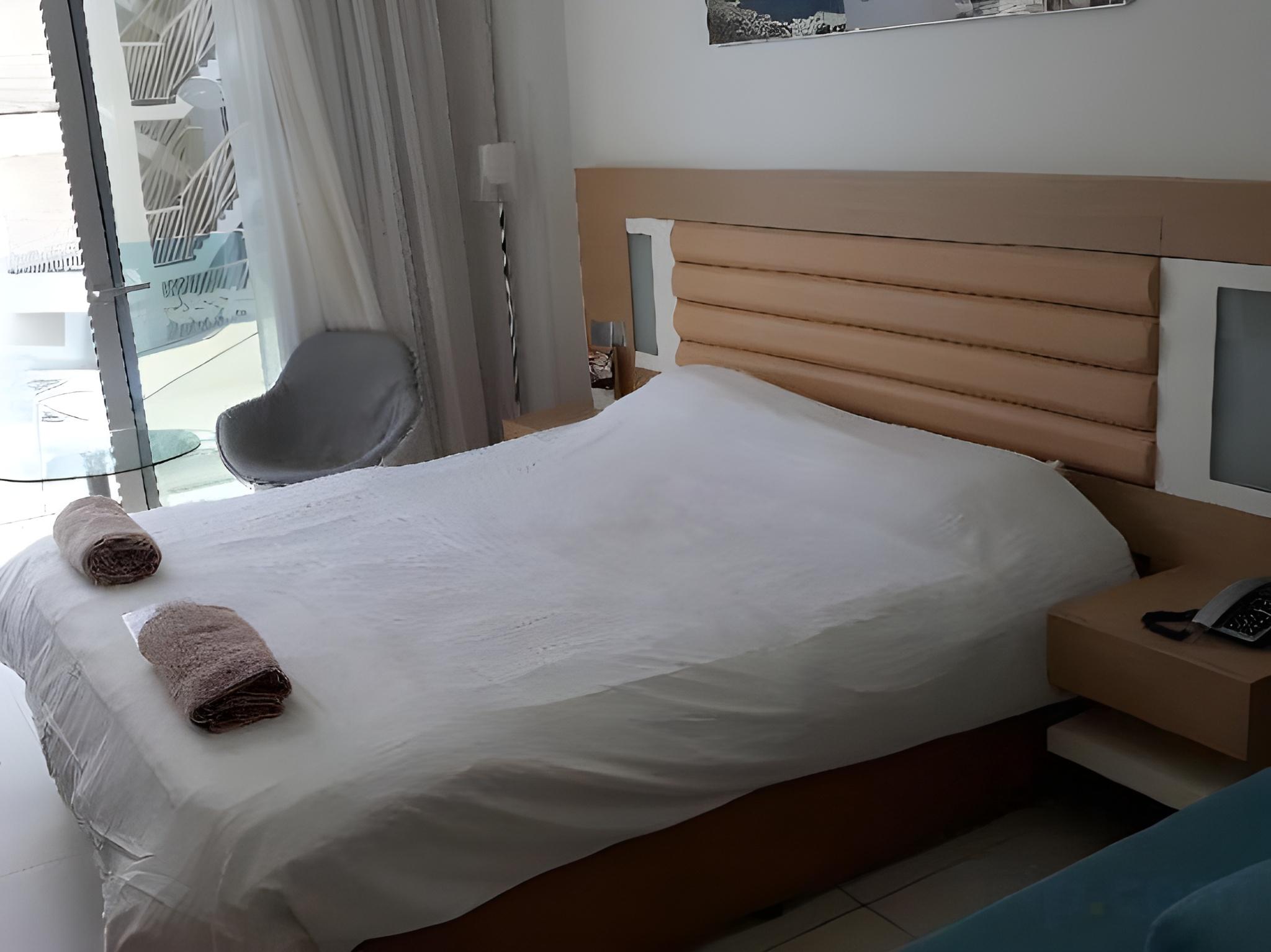 Classic, Double and Twin Beds, Partial Sea View