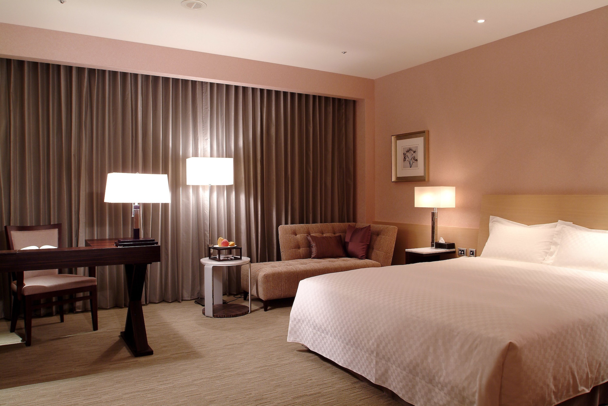 SUPERIOR, KING BED