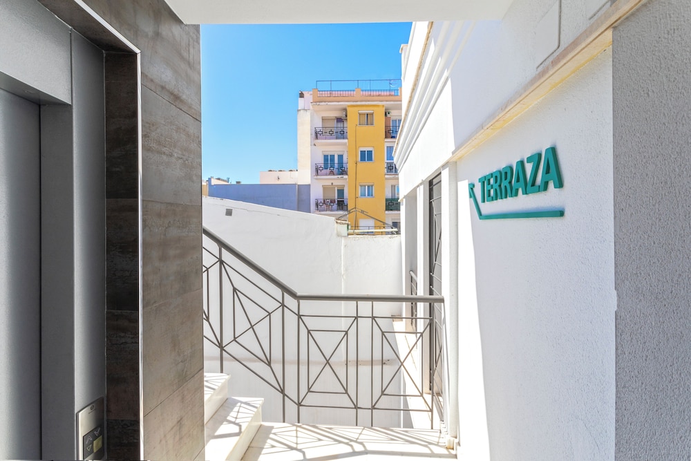 Malaga Rivas 34 Suites Homes 35/48