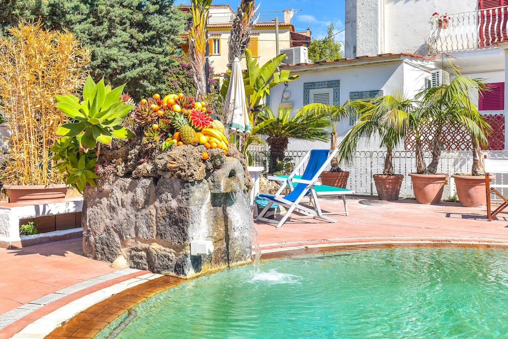 HOTEL VILLA TINA 51/56