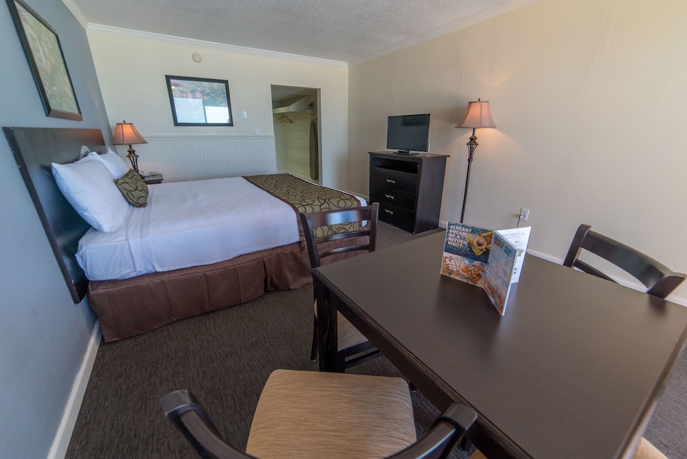 Seahaven Beach Hotel 35/69