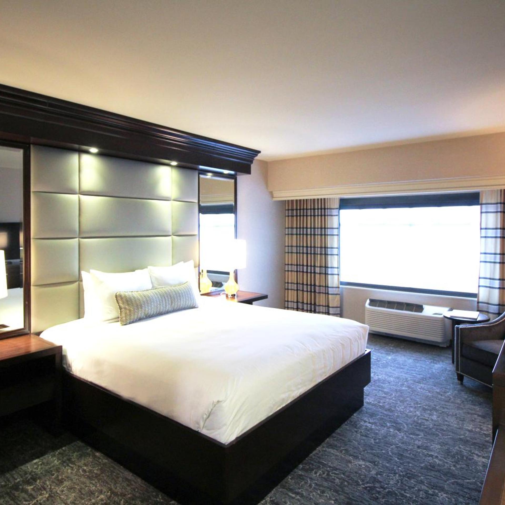 Room, King Bed, North Tower