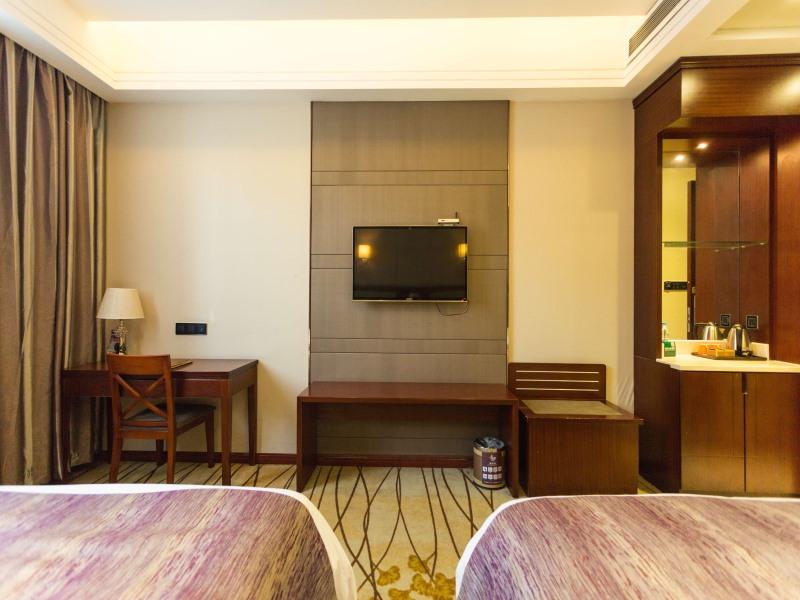 GreenTree Alliance Pudong New District Disneyland North Gate Hotel 40/42