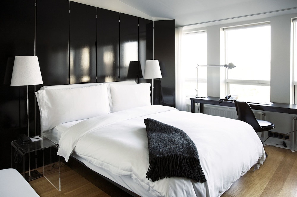 101 Hotel Reykjavik 11/54