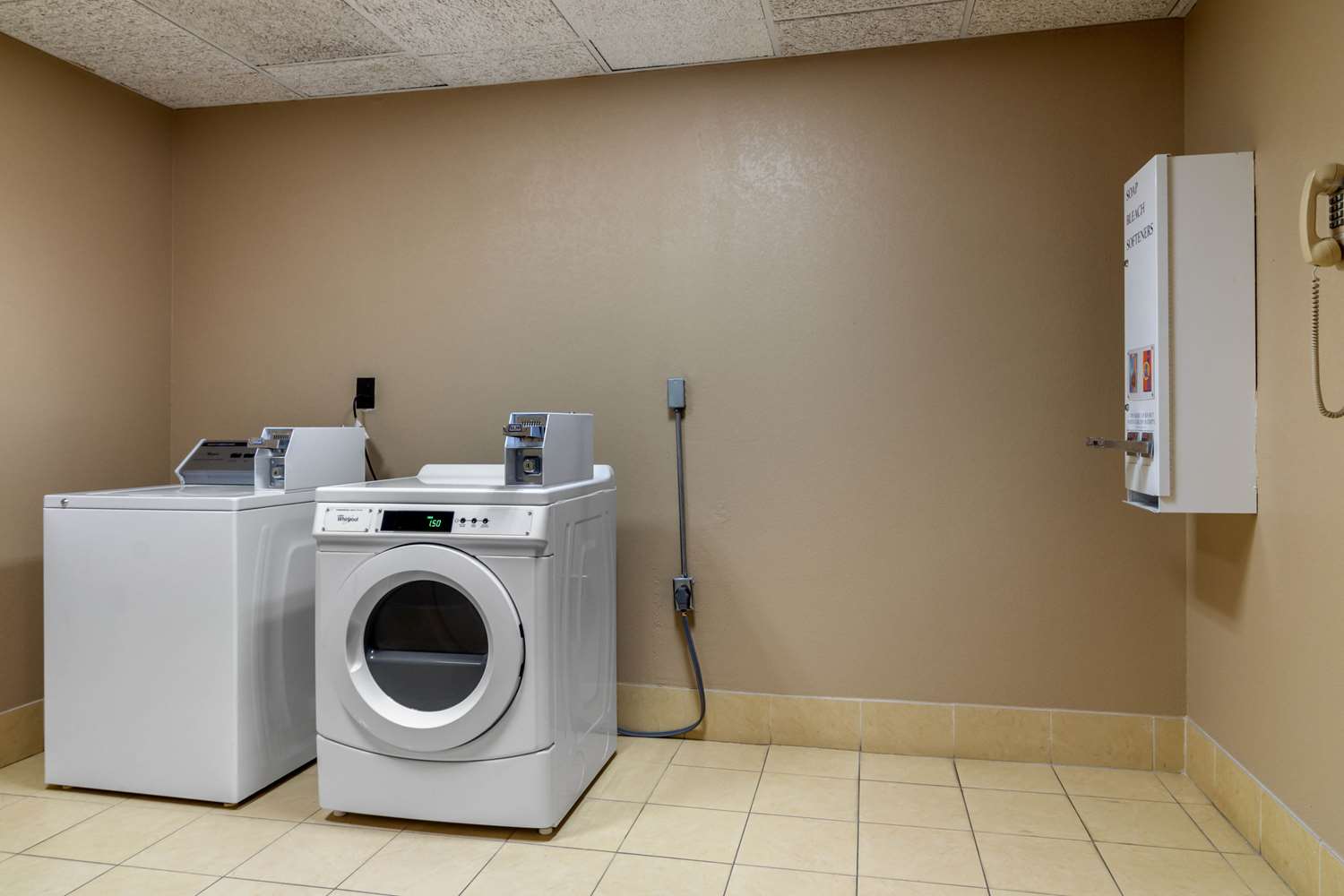Comfort Inn & Suites Perry National Fairgrounds Area GA 15/15
