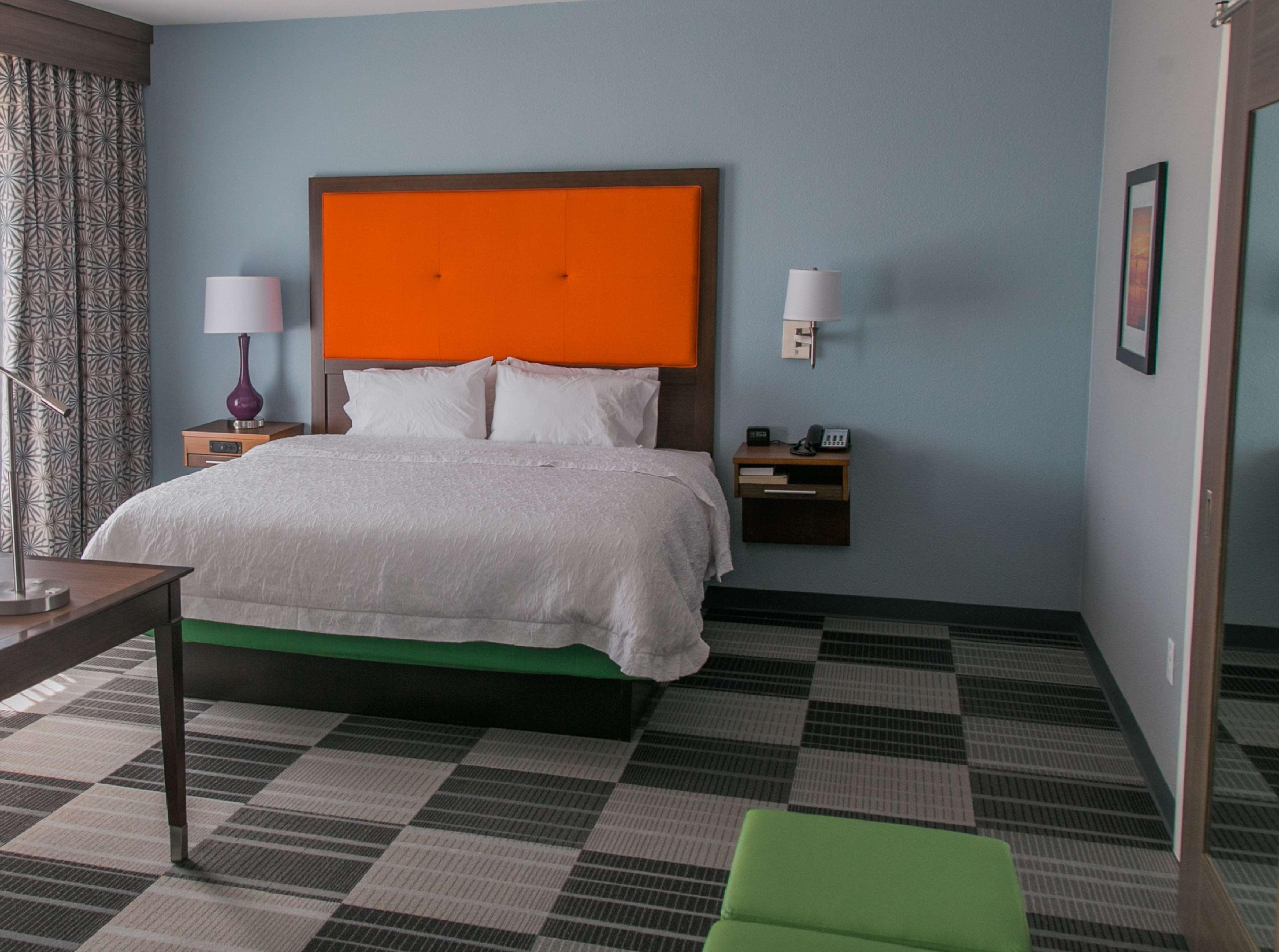 STUDIO, SUITE, KING BED