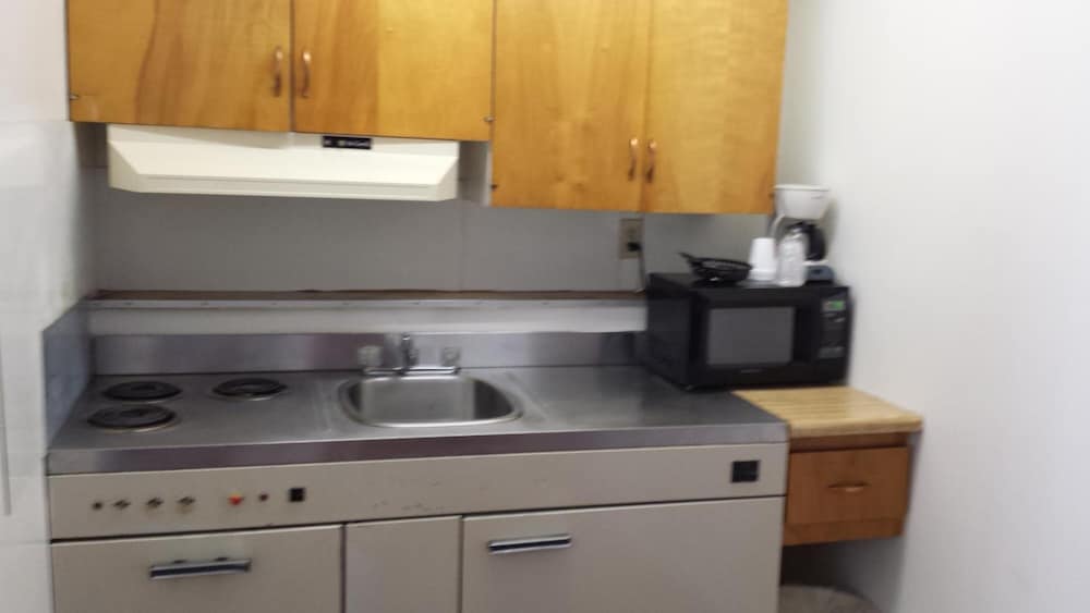 Executive Inn & Suites 5/33