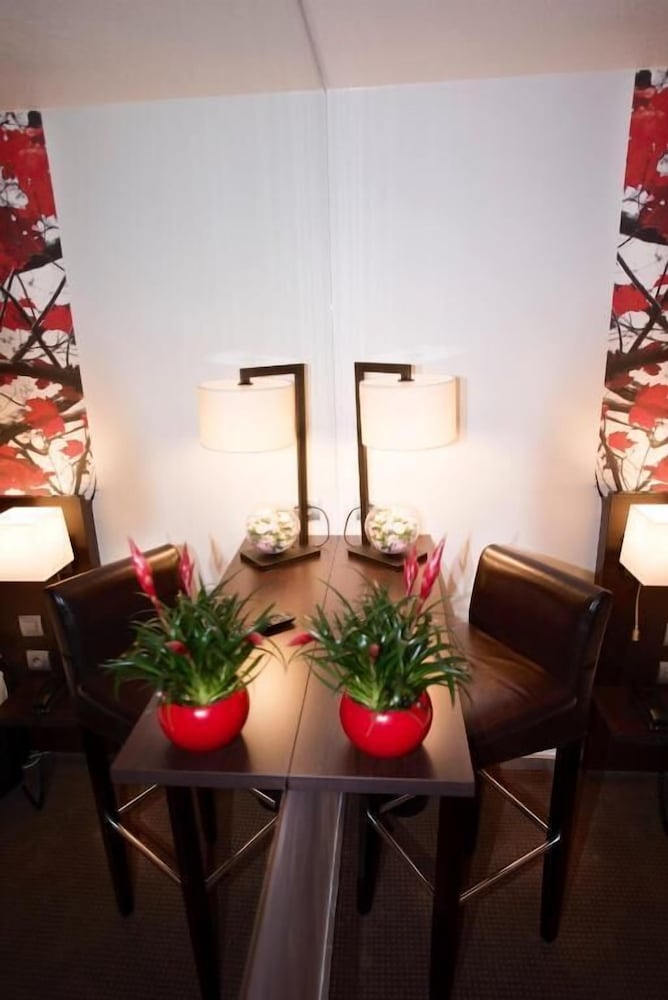 Hotel Pavillon Des Gatines 16/27