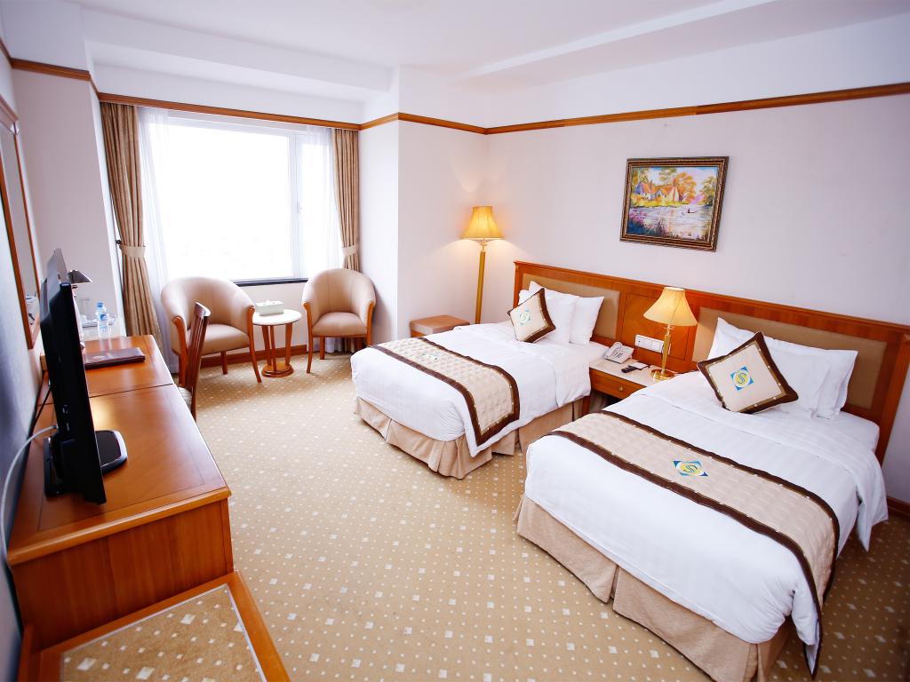 Deluxe, Double or Twin Bed