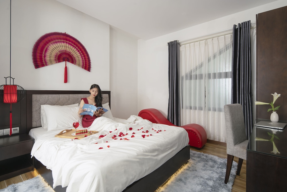 Flower Hotel 17/32