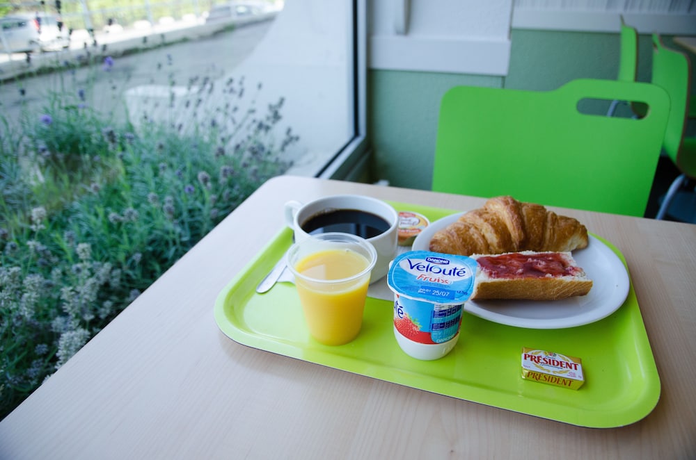 IBIS BUDGET AEROPORT LE BOURGET GARONOR 38/41