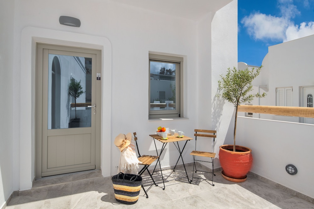 Olive Tree Suites 16/23