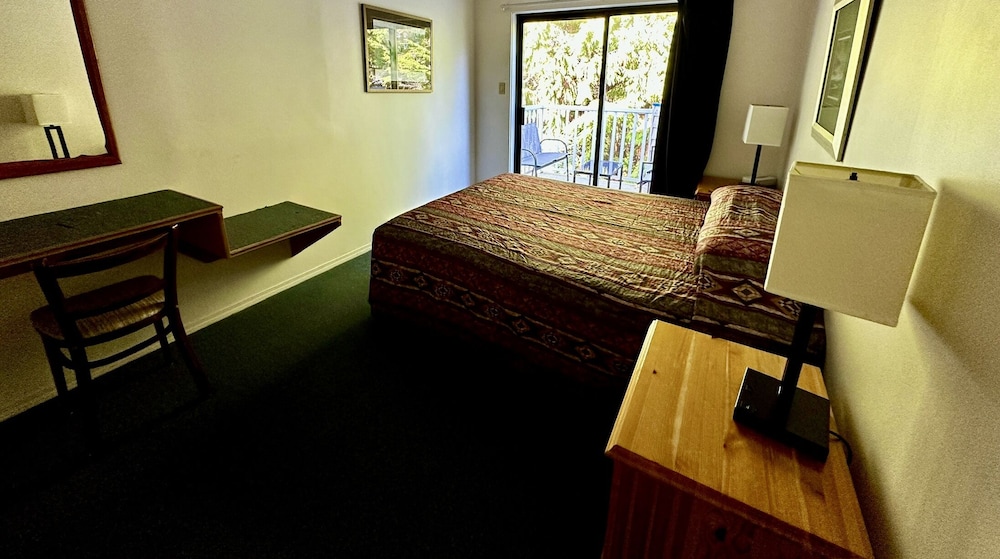 Whale s Tail Guest Suites 23/33