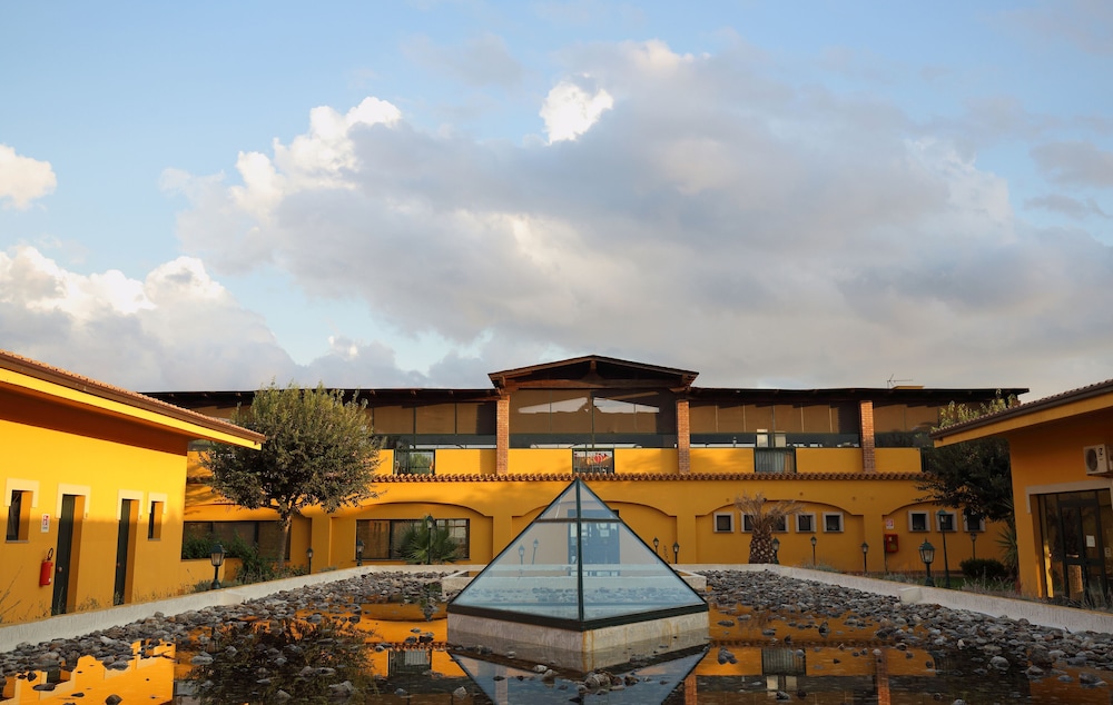 Marina Del Marchese Beach Resort 2/62