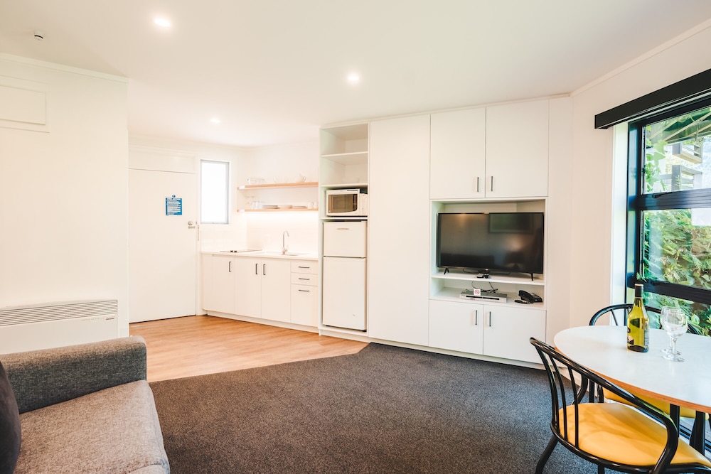Blue Peaks Lodge and Apartments 46/63