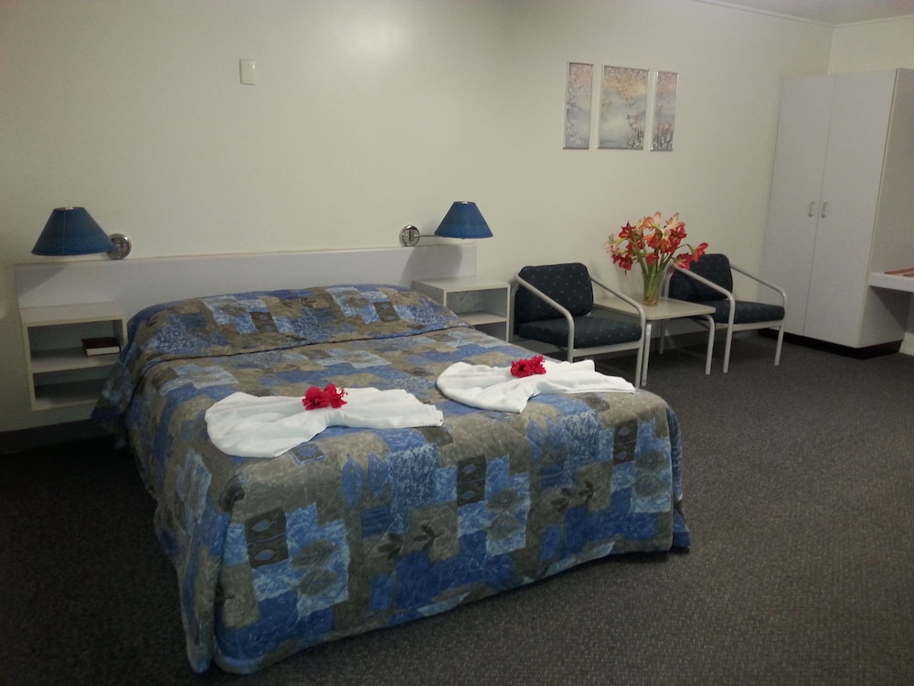 Golden Fountain Motel 11/27