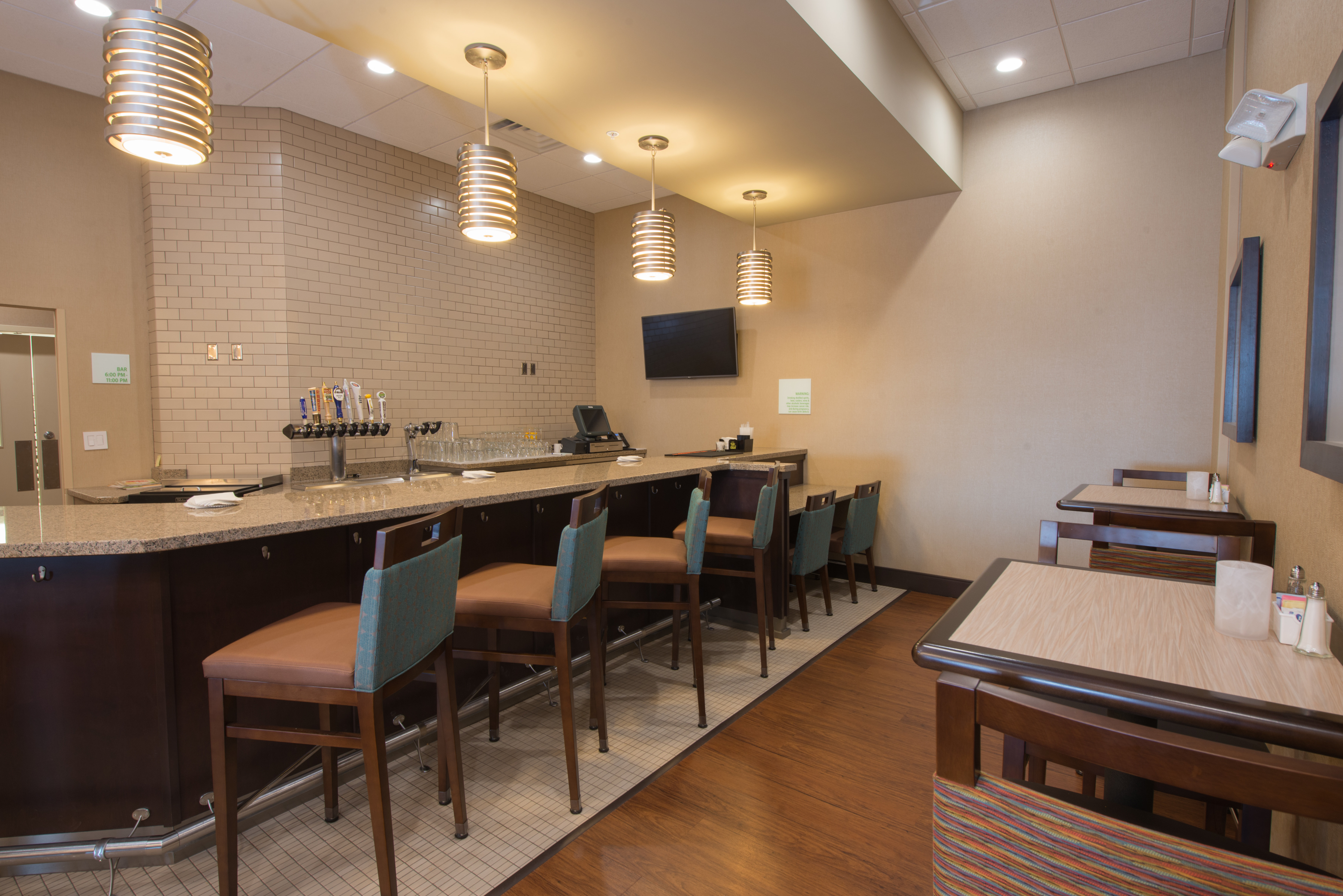 Holiday Inn Bismarck 54/70