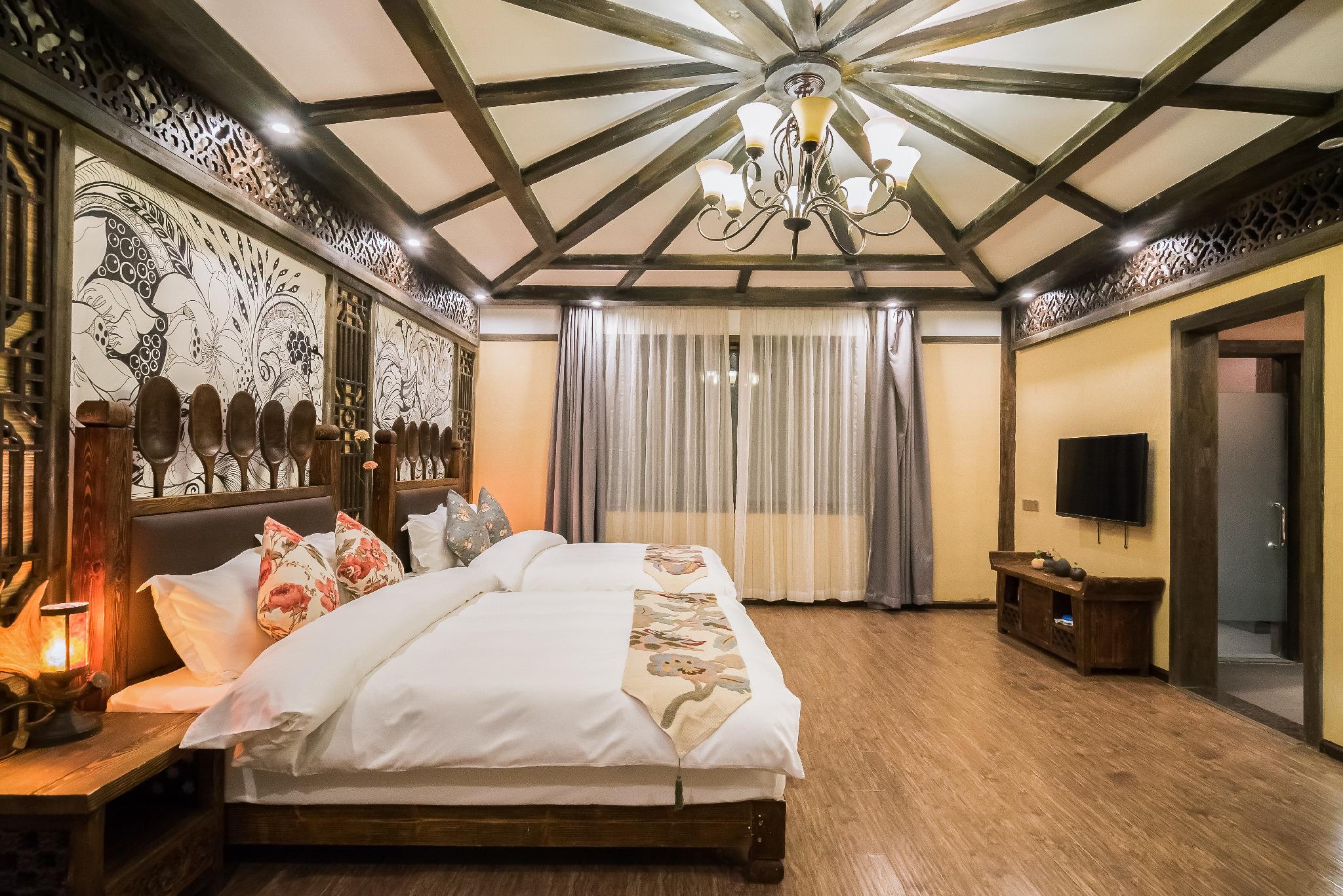 Plus, Superior, Twin Beds