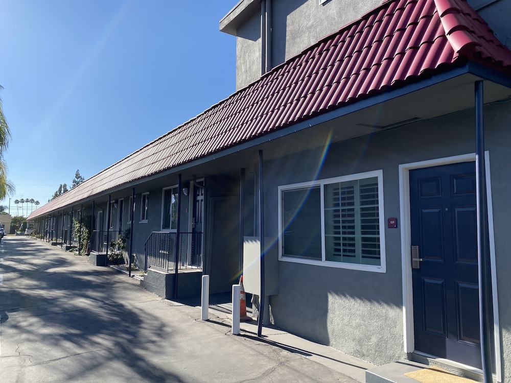 Regency Motel of Brea 17/25