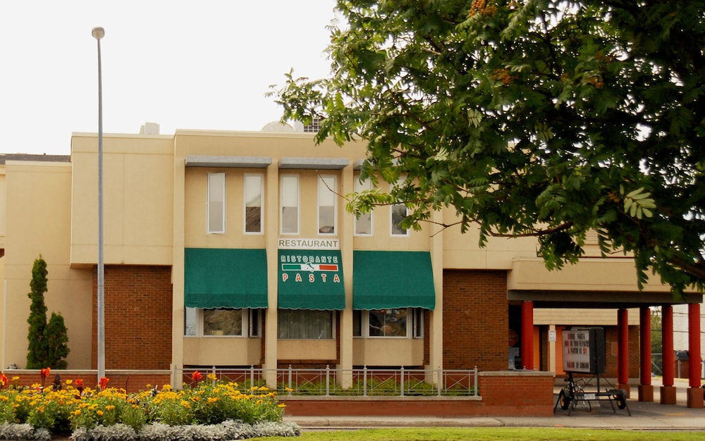 Clarion Pointe Sept-Iles, QC 1/61