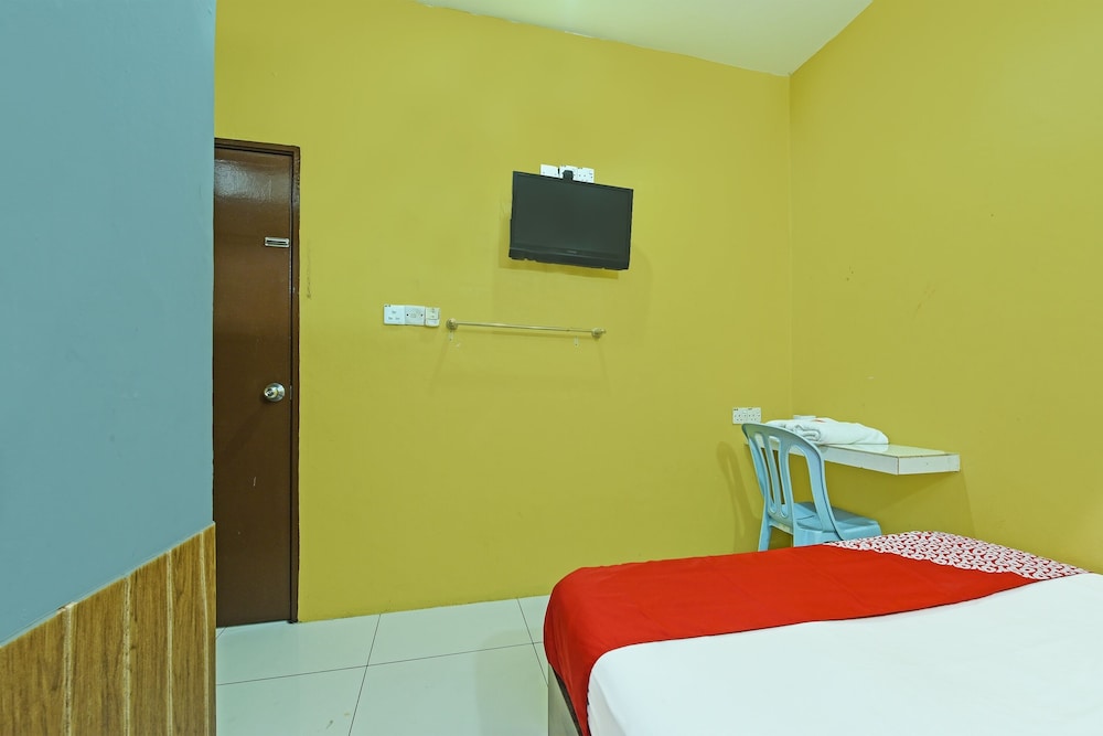 OYO 89656 Melati Hotel Nilai 19/28